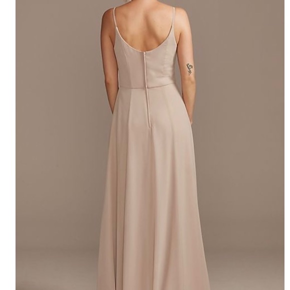 David’s Bridal Size 4 Unaltered Chiffon Wine Wedding Dress - Picture 2 of 3